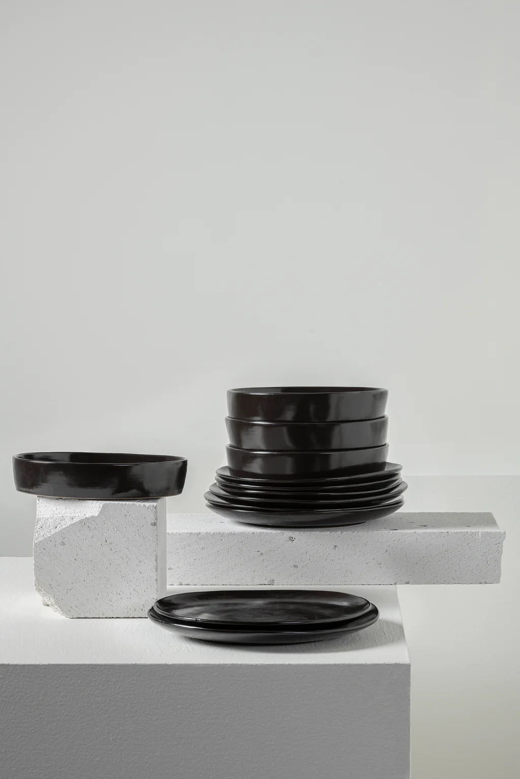 Diep bord S- La Mère by Marie Michielssen - Ebony