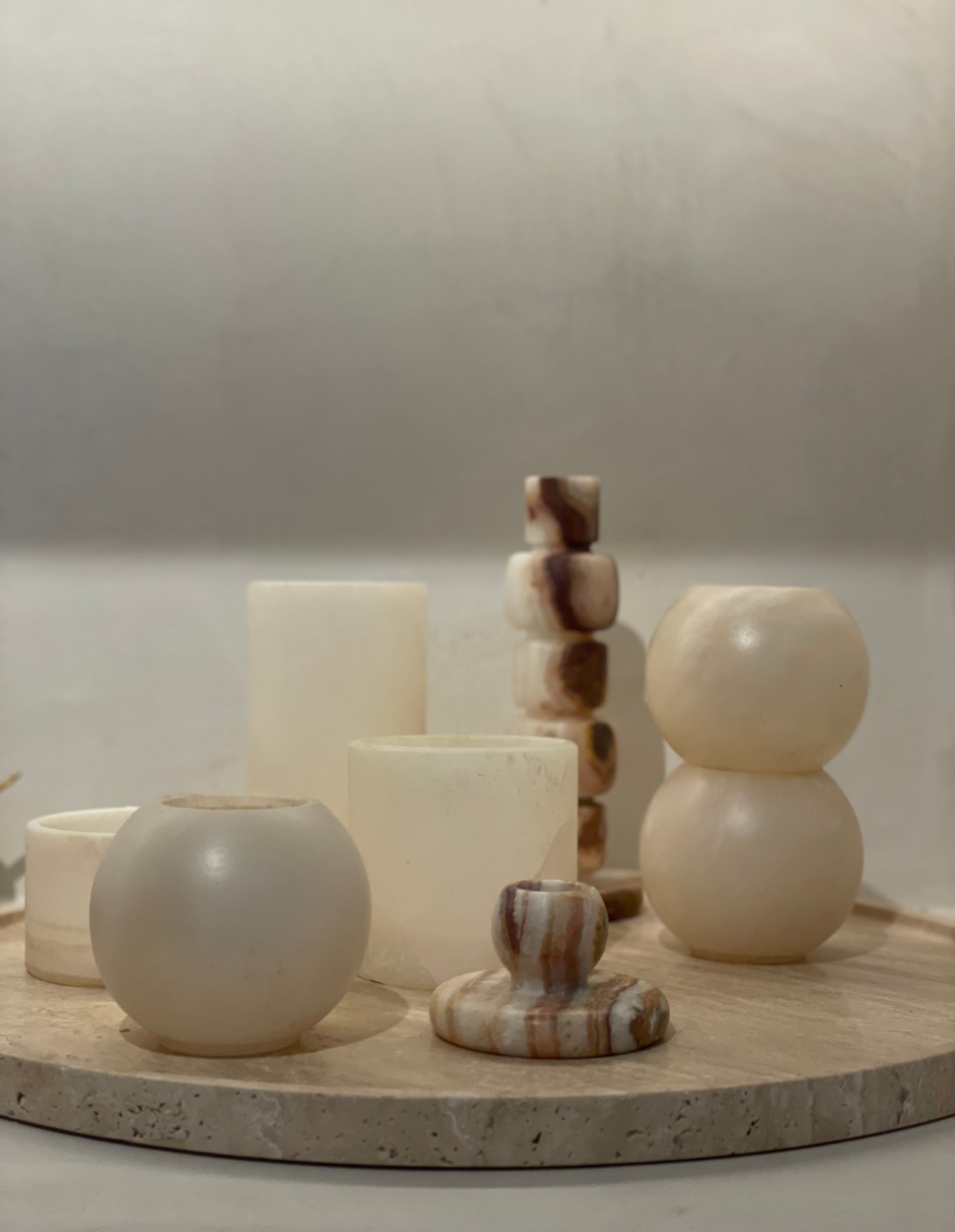 Kaarshouder albaster beige bolletje