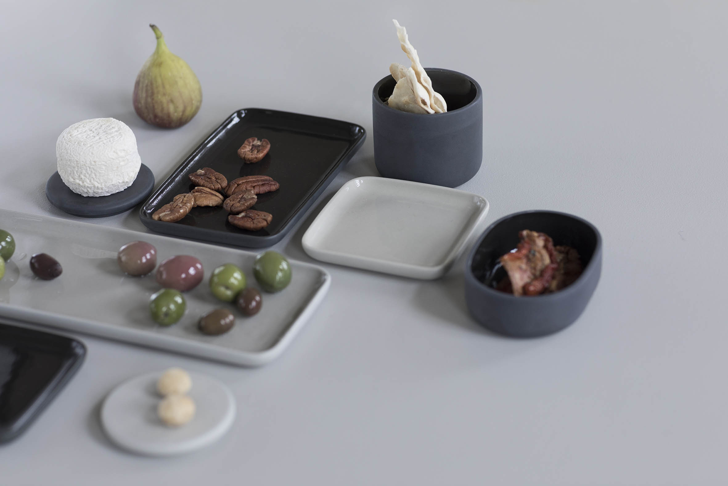 Plat carré gris - Bertrand Lejoly.