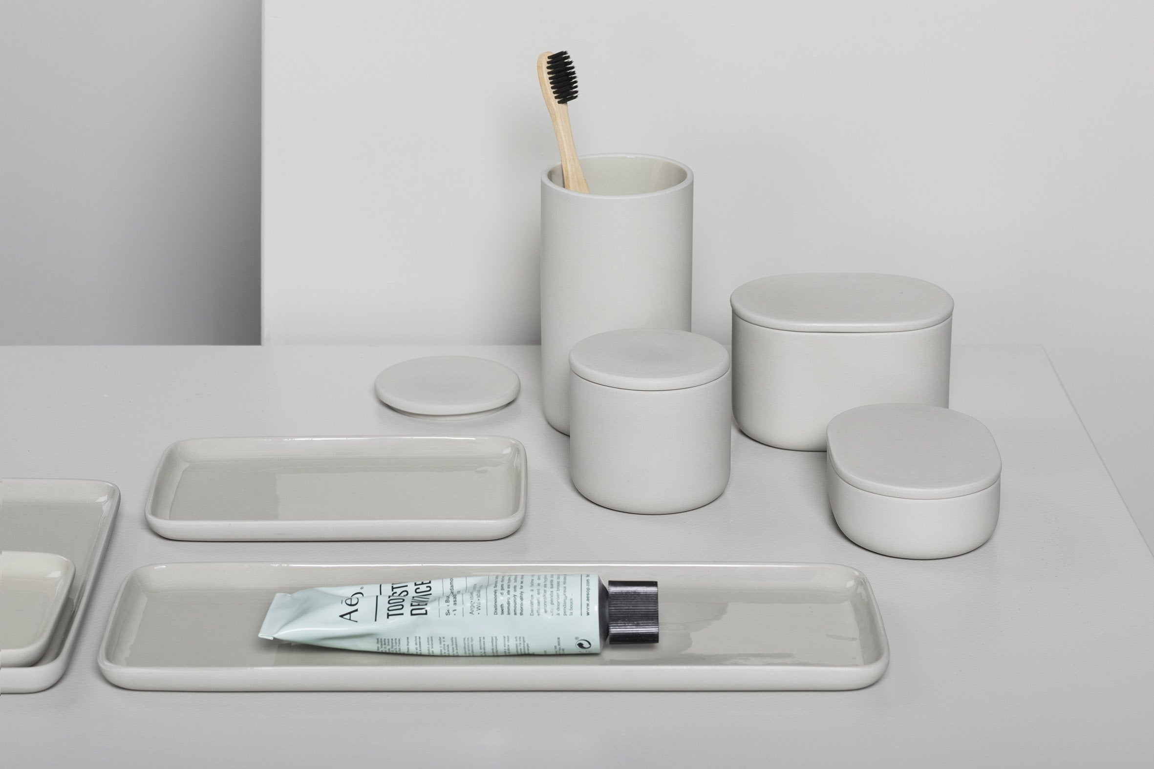 Boîte de rangement ovale avec couvercle beige - Bertrand Lejoly