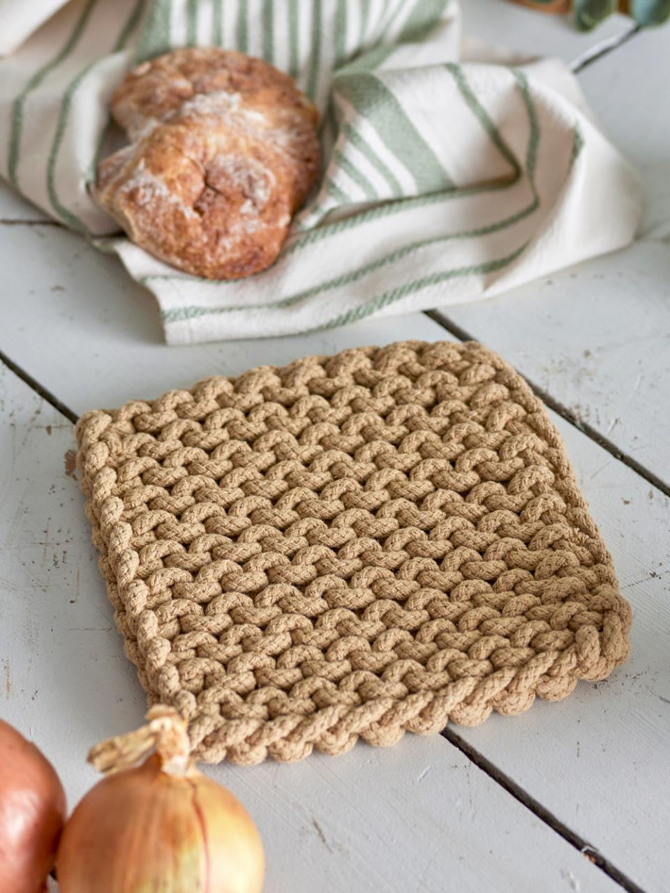 Tesero trivet ochre