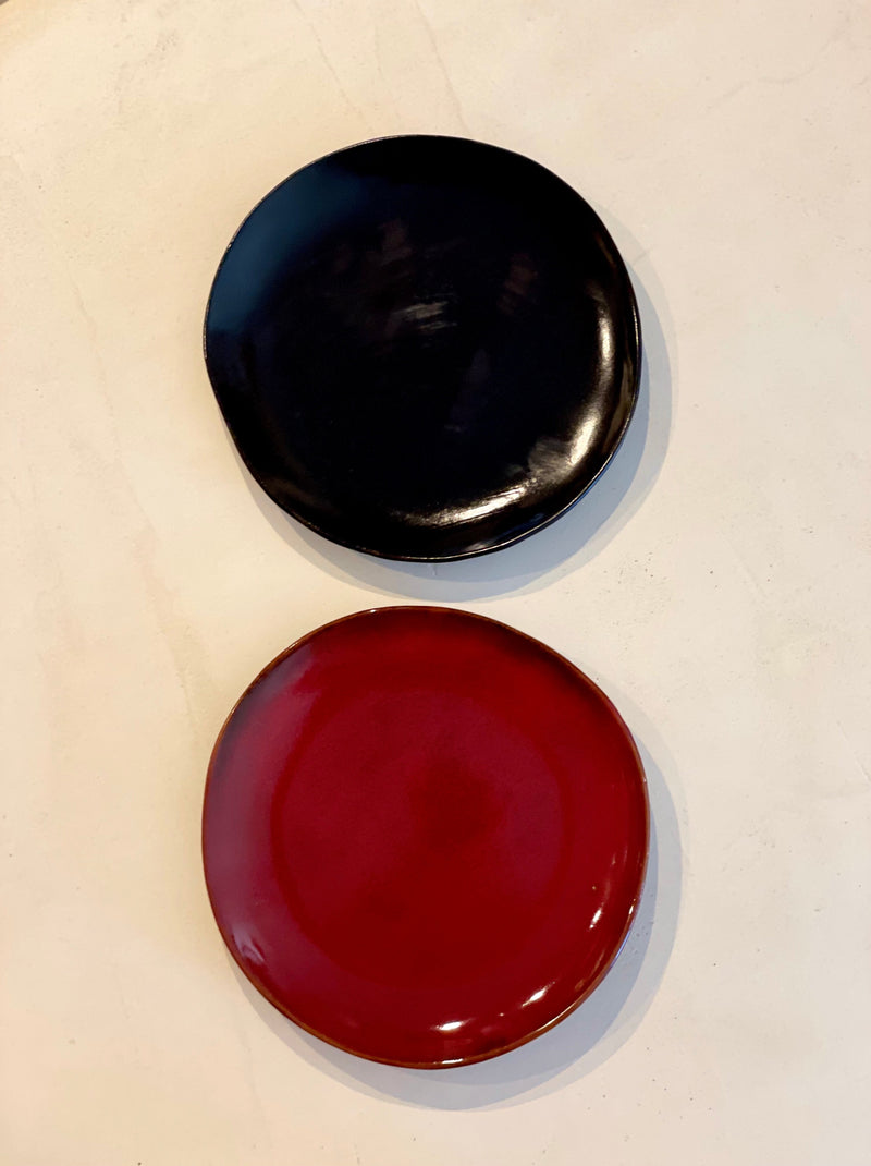 Assiette S - La Mère by Marie Michielssen - Venetian red