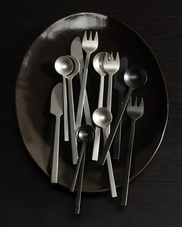 Couverts noirs - lot pour 6 personnes - La Mère by Marie Michielssen