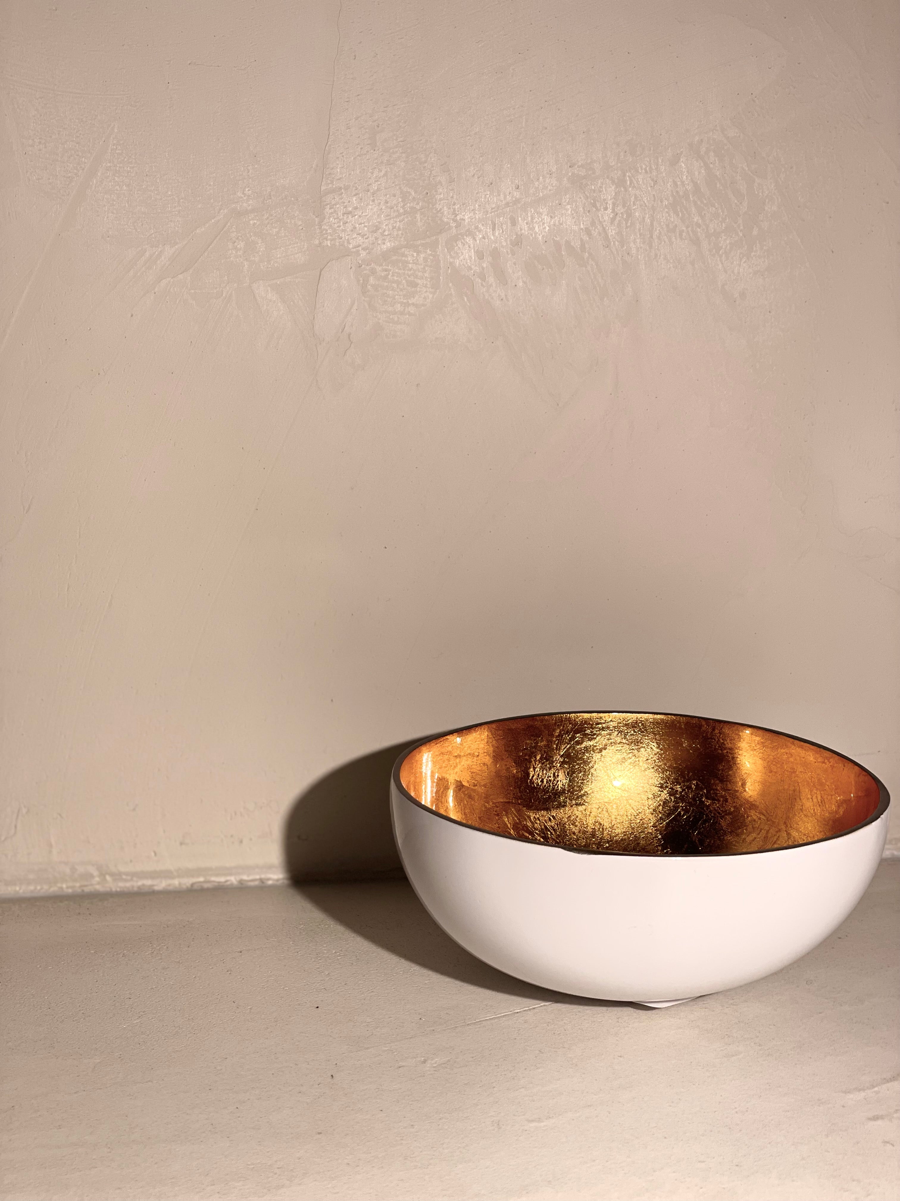 Coconut Bowl - White - Gold leaf