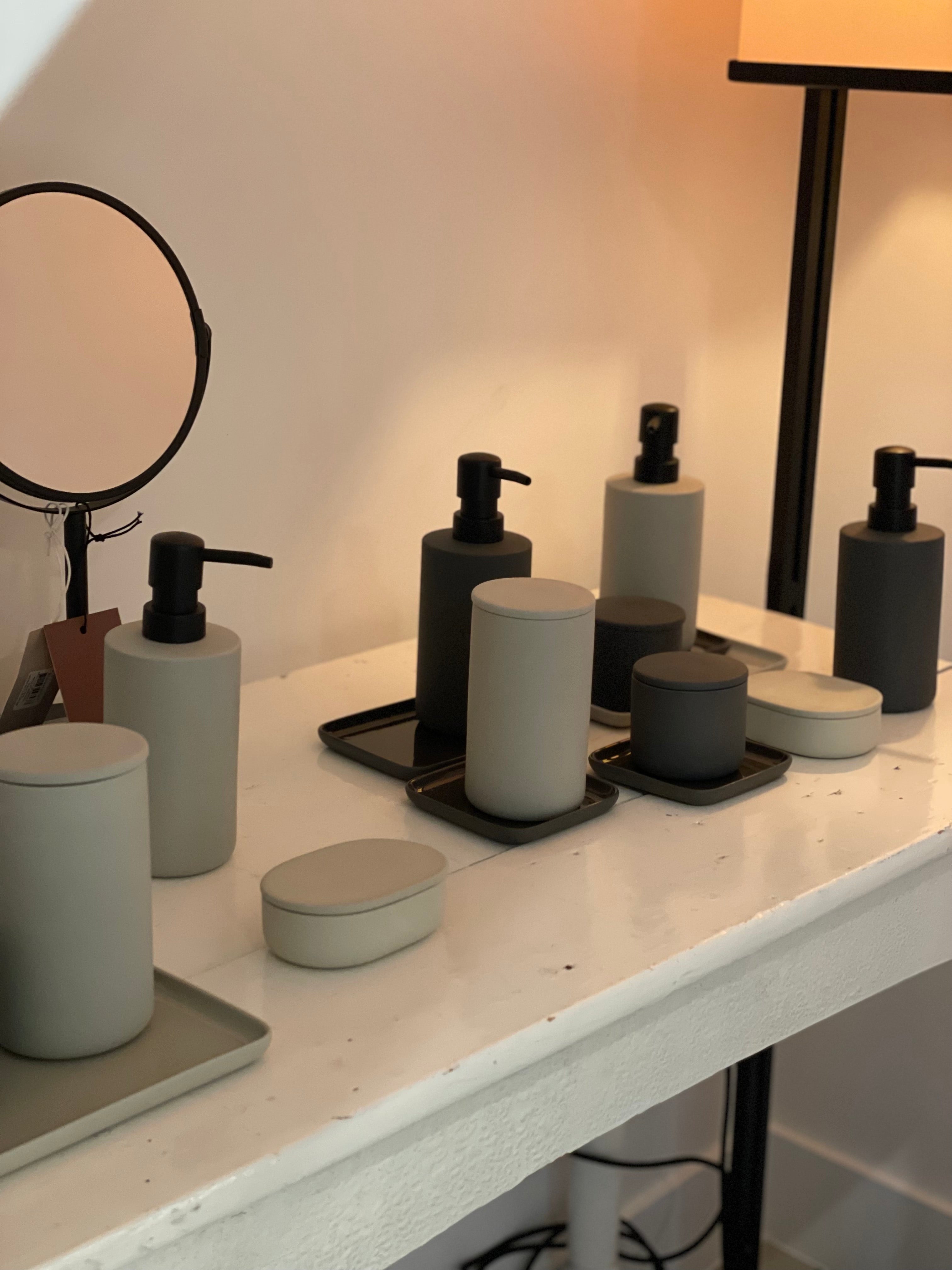 Pompe à savon gris - Bertrand Lejoly