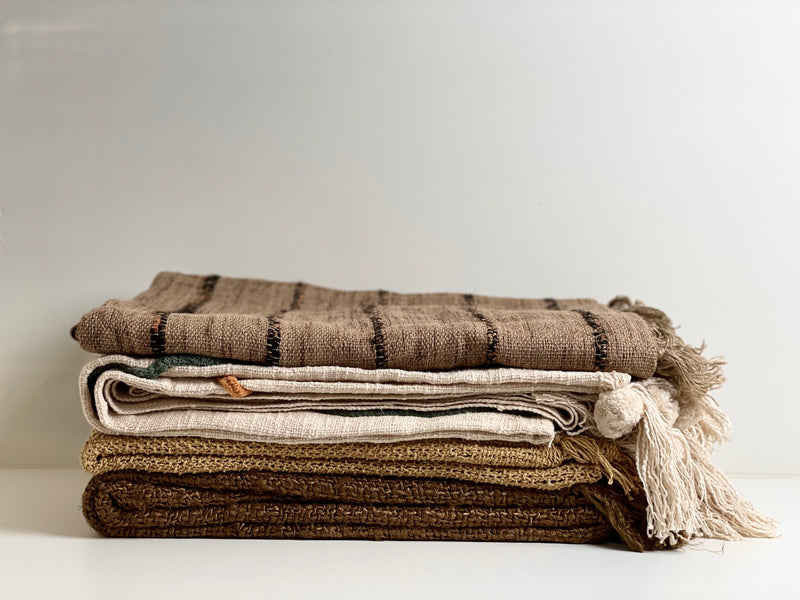 Throw in cotton - beige black striped
