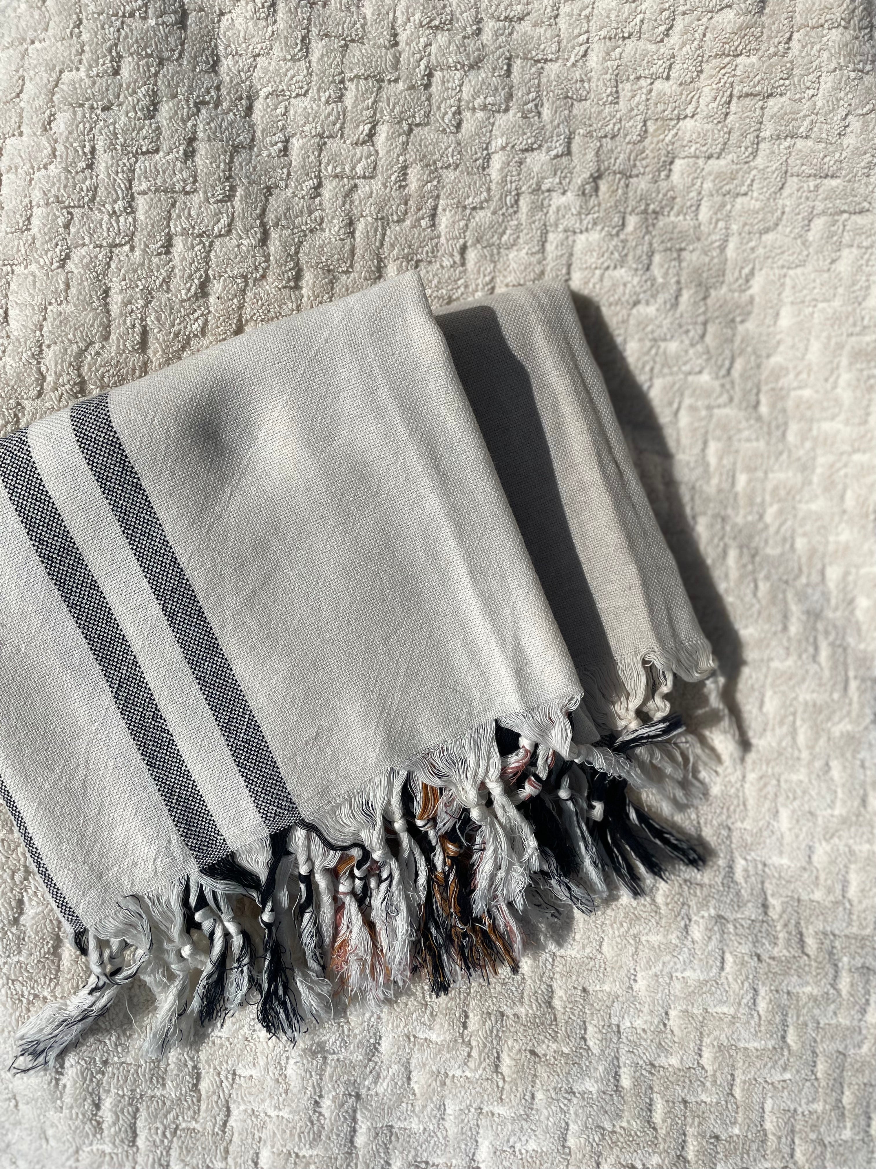 Tirtil towel off-white