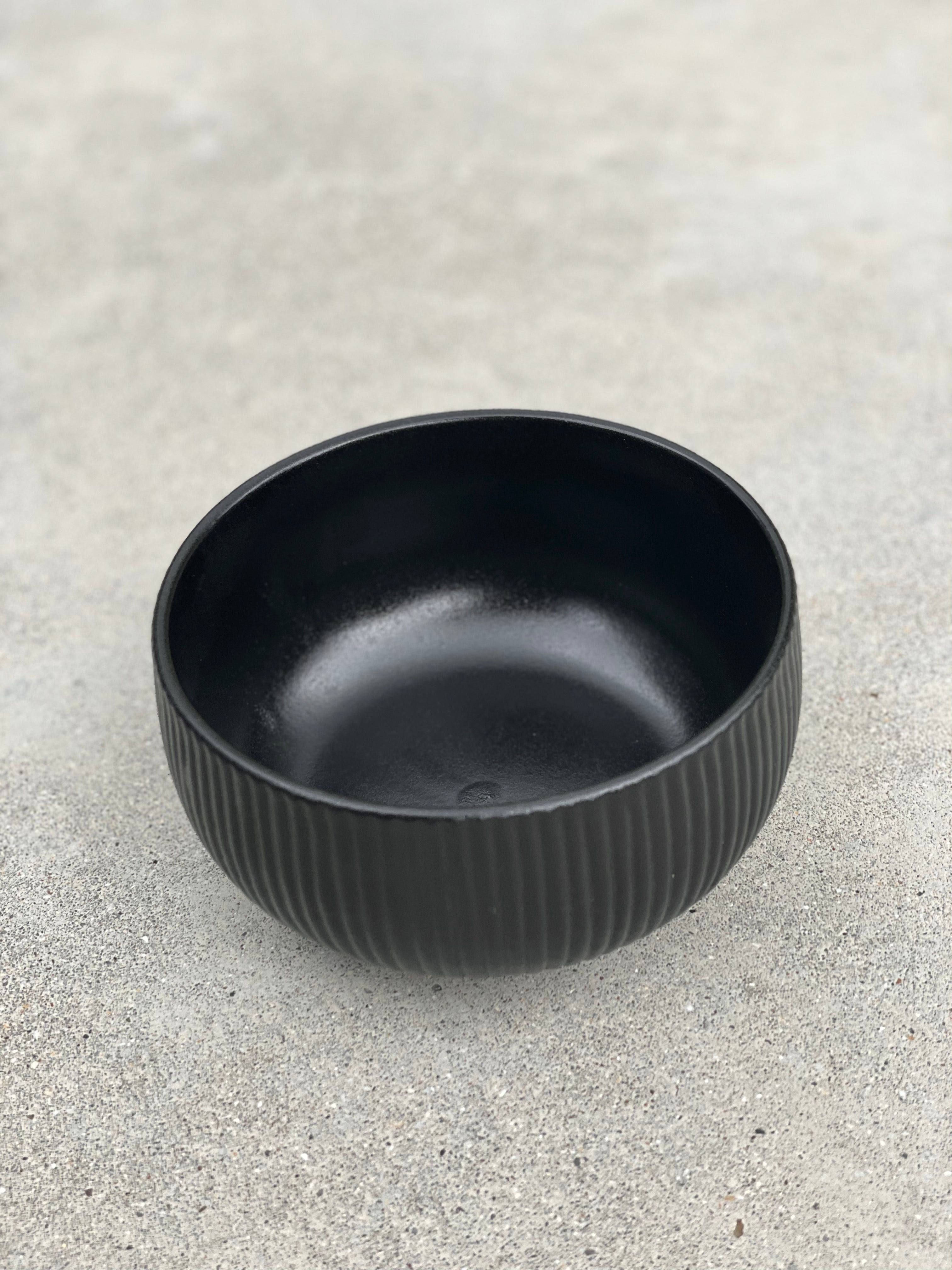 Black bowl Neri