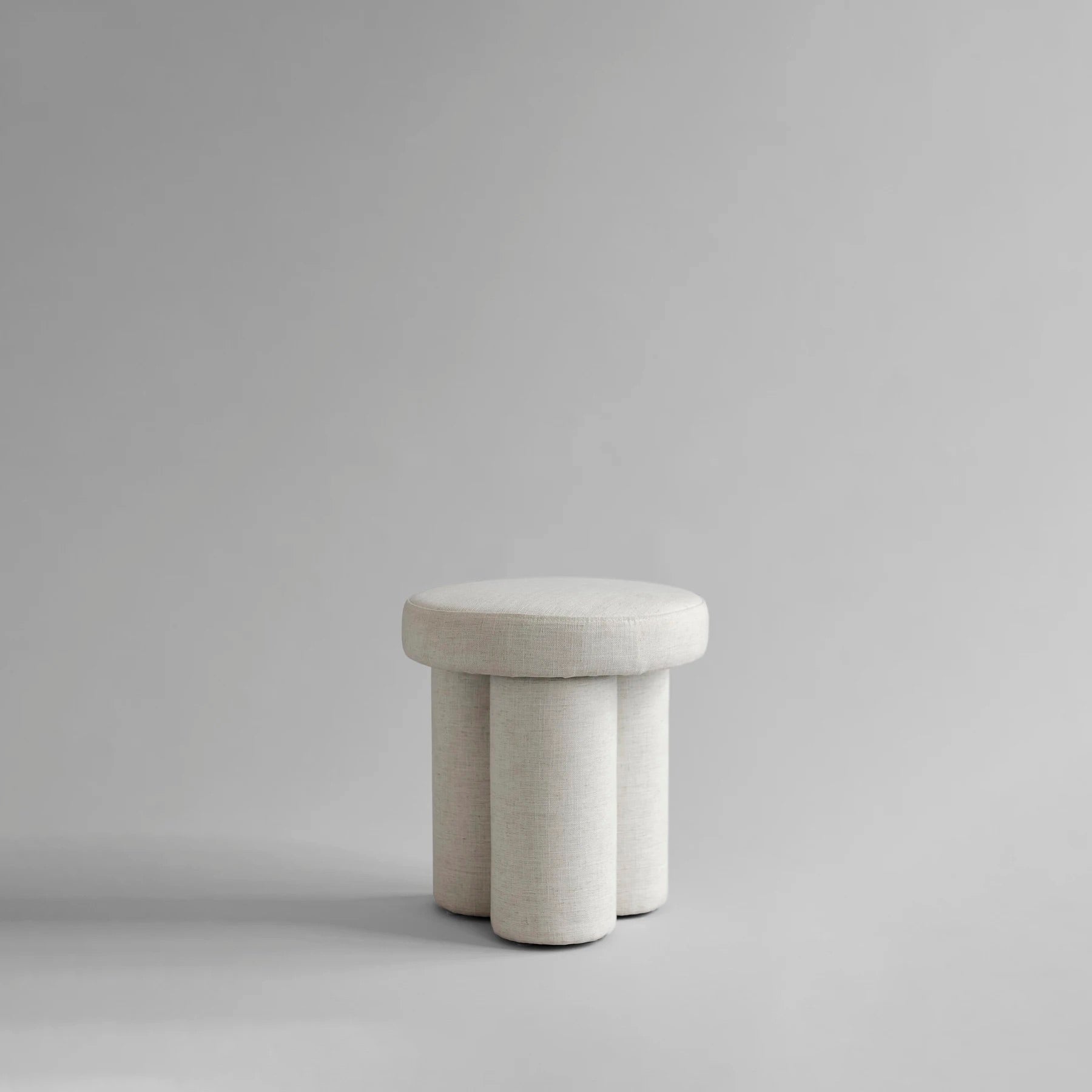 Big Foot stool - White linen